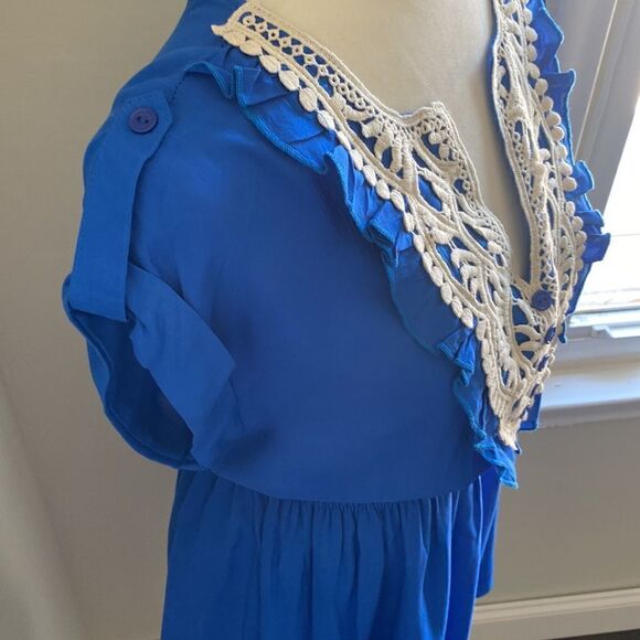 𝅺YA Los Angeles Dolman Top with Lace Overlay Dress Royal Blue White NWT - Picture 4 of 9